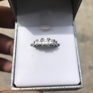 Absolute Dimond Ring